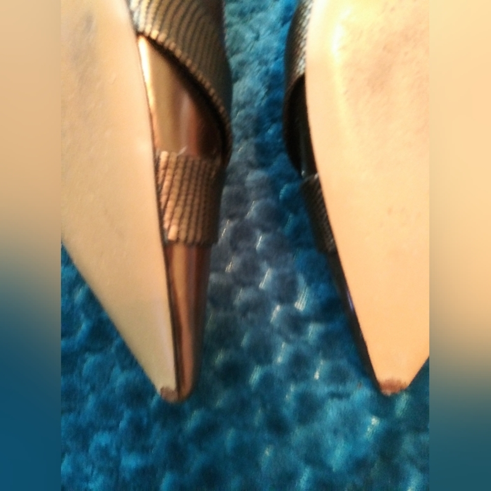 Anne Klein Metallic Heels - Picture 6 of 6